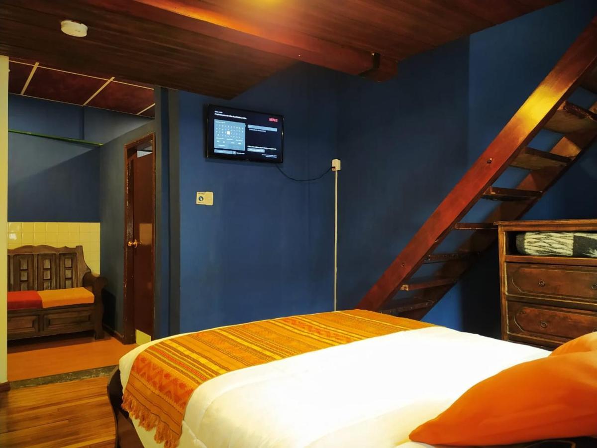 Hotel Hostal La Casa Tolena Quito - Ecuador Esterno foto