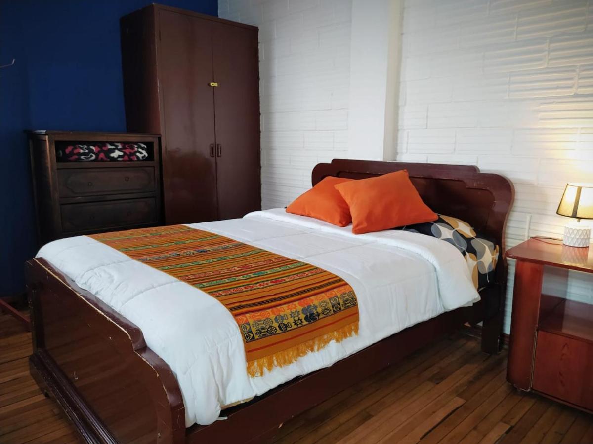 Hotel Hostal La Casa Tolena Quito - Ecuador Esterno foto