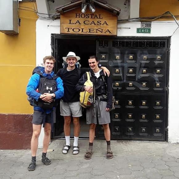 Hotel Hostal La Casa Tolena Quito - Ecuador Esterno foto