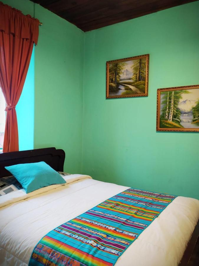 Hotel Hostal La Casa Tolena Quito - Ecuador Esterno foto