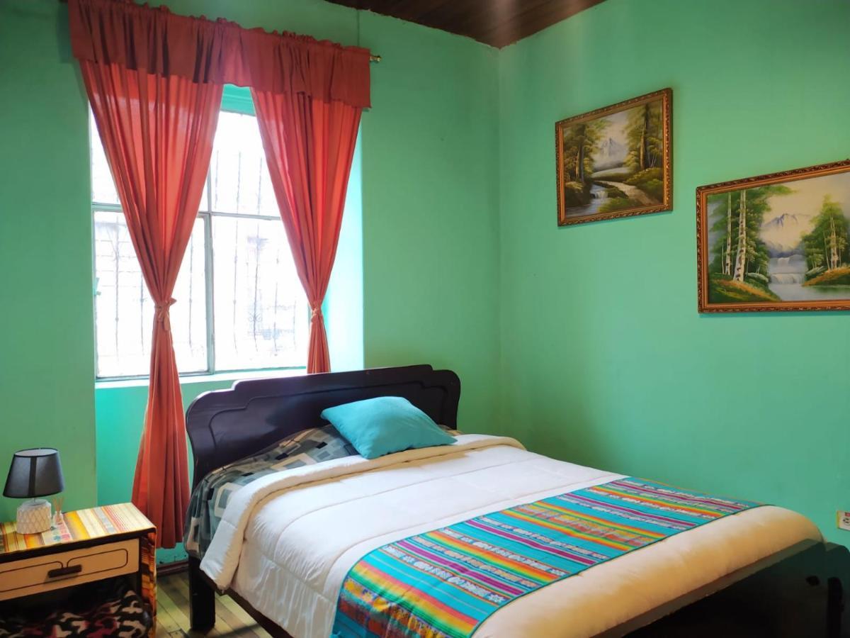 Hotel Hostal La Casa Tolena Quito - Ecuador Esterno foto